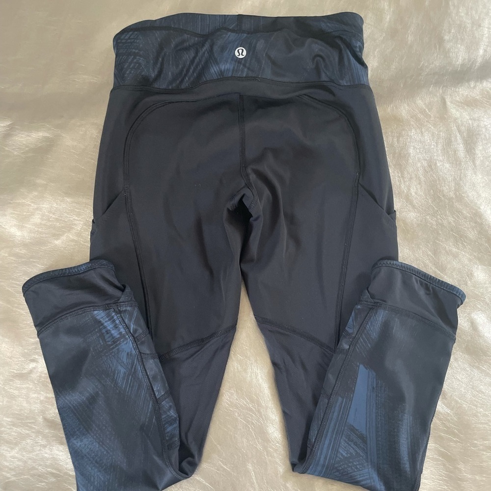 Lululemon Fresh Mesh Run Crop - Picture 6 of 8